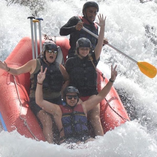 Picsart_25-08-16_22-53-40-651